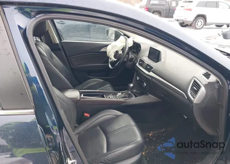 2018 Mazda Mazda3 Touring из США, поврежденный, VIN 3MZBN1L38JM273771